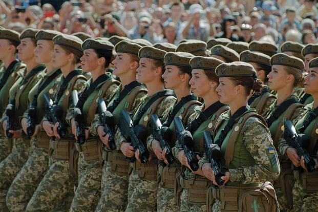 This image has an empty alt attribute; its file name is mil-female-ukraine-soldiers-1800.jpg