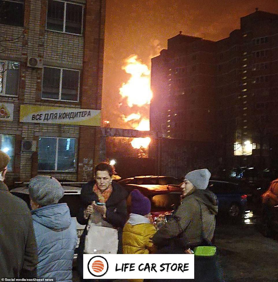 This image has an empty alt attribute; its file name is Giant-inferno-at-Russian-oil-storage-amid-suspicion-of-strike.jpg